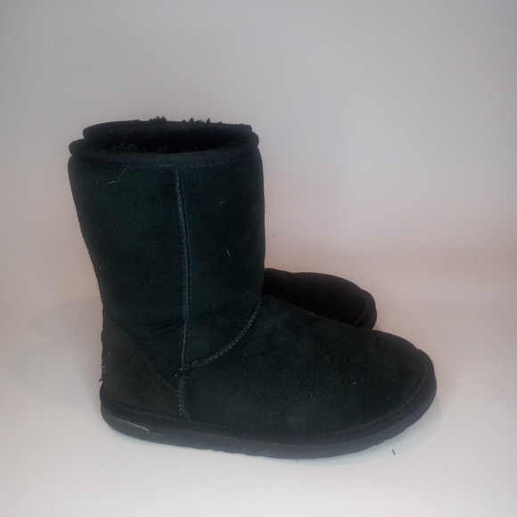 UGG short black boots size 5 in womans - Picture 3 of 4